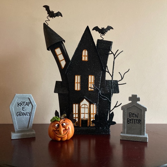 Other - Halloween haunted house, tombstones and pumpkin